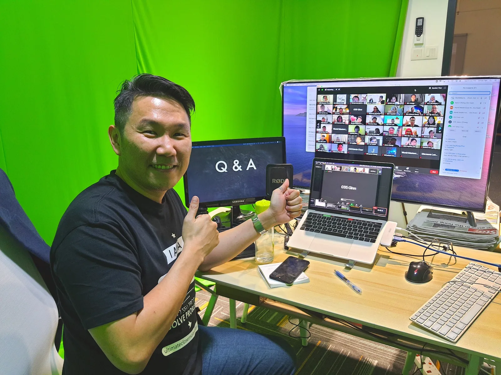 Aaron Chong giving a thumbs up while running a live Zoom workshop